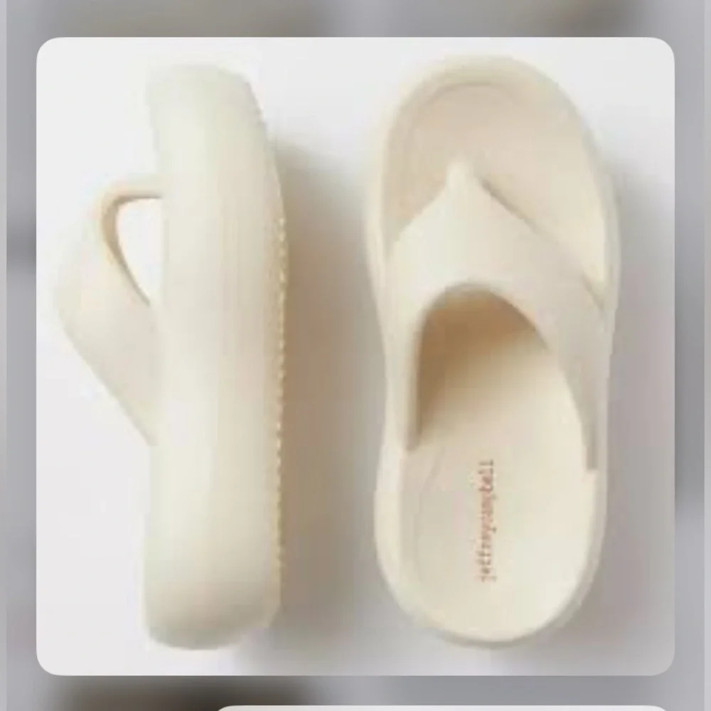JEFRREY CAMPBELL CHILLAXIN PLATFORM FLIP FLOP NWOT